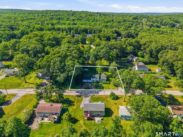 18 Oakridge Drive, Ledyard, CT 06335