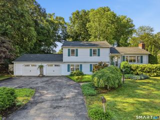 18 Oakridge Drive, Ledyard, CT 06335