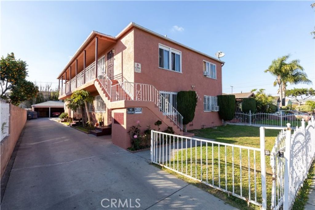 9723 San Juan, South Gate, CA 90280