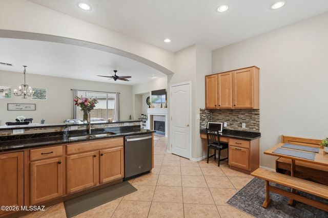 998 W Waxleaf Place, Oro Valley, AZ 85755