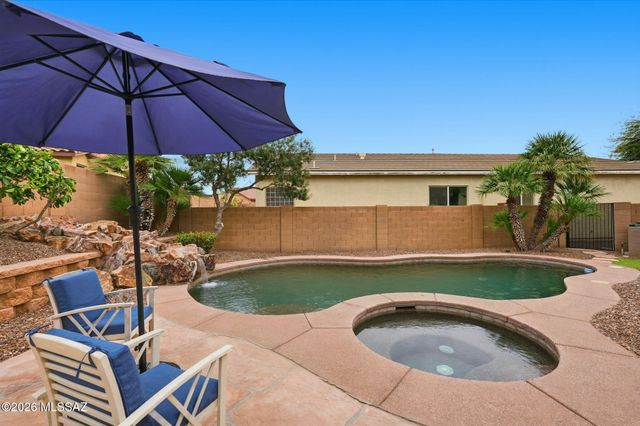 998 W Waxleaf Place, Oro Valley, AZ 85755