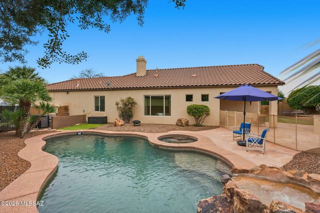 998 W Waxleaf Place, Oro Valley, AZ 85755