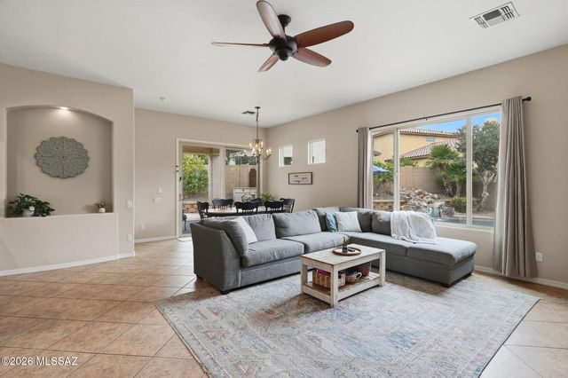 998 W Waxleaf Place, Oro Valley, AZ 85755