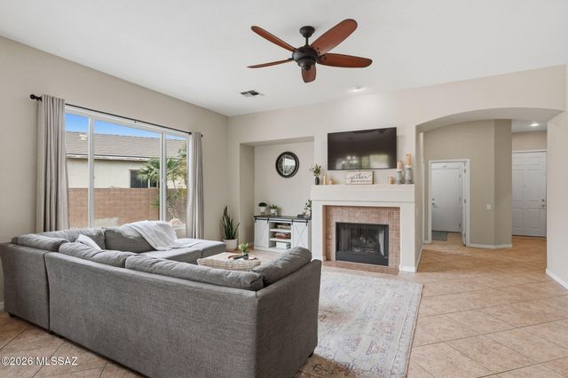 998 W Waxleaf Place, Oro Valley, AZ 85755