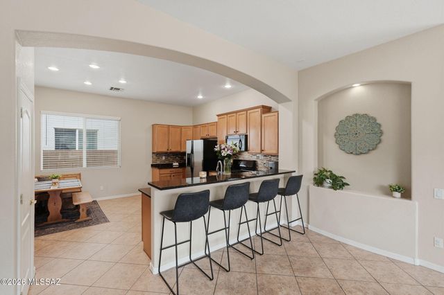 998 W Waxleaf Place, Oro Valley, AZ 85755