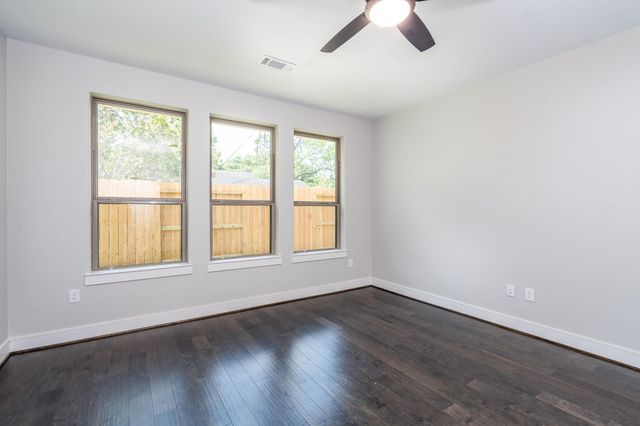 4601 Hummingbird Street, Houston, TX 77035