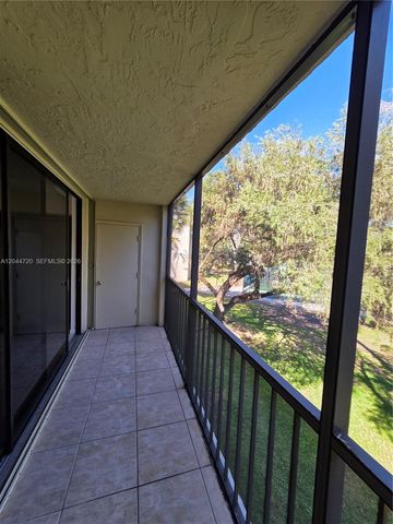 8065 SW 107th Avenue 214, Miami, FL 33173