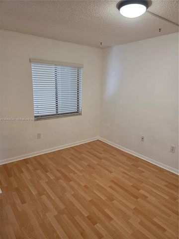 8065 SW 107th Avenue 214, Miami, FL 33173