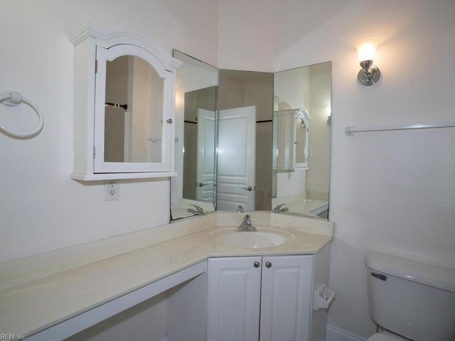 2028 Smallbrooke CT, Virginia Beach, VA 23454