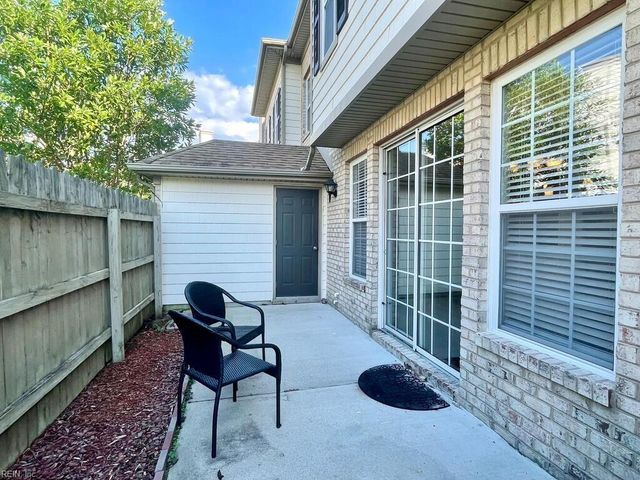 2028 Smallbrooke CT, Virginia Beach, VA 23454