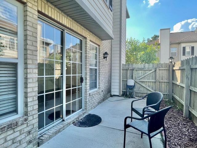 2028 Smallbrooke CT, Virginia Beach, VA 23454