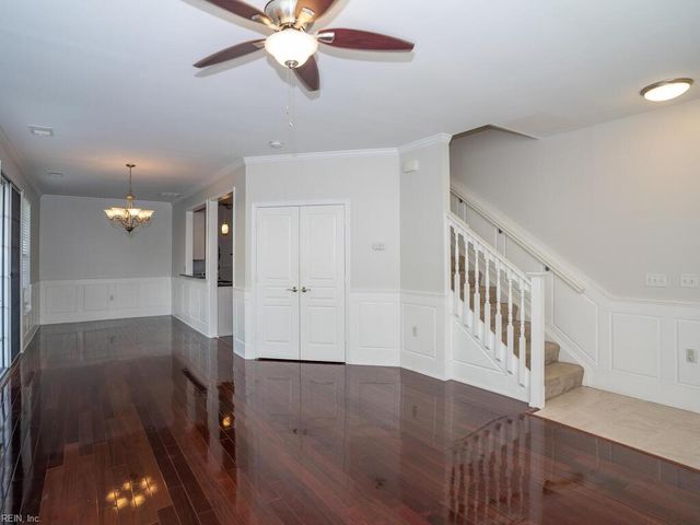 2028 Smallbrooke CT, Virginia Beach, VA 23454