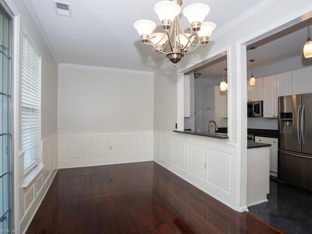 2028 Smallbrooke CT, Virginia Beach, VA 23454