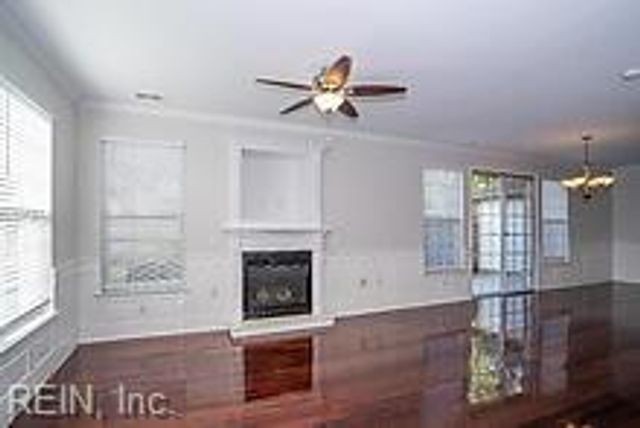 2028 Smallbrooke CT, Virginia Beach, VA 23454