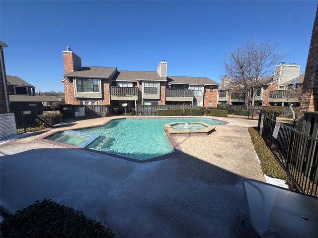 401 Pebble Way 237, Arlington, TX 76006