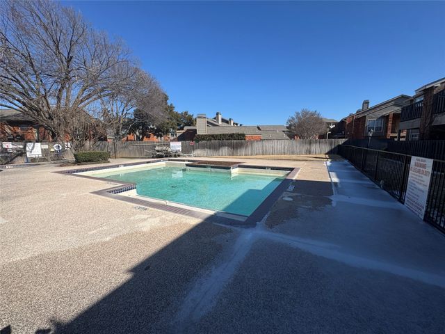 401 Pebble Way 237, Arlington, TX 76006