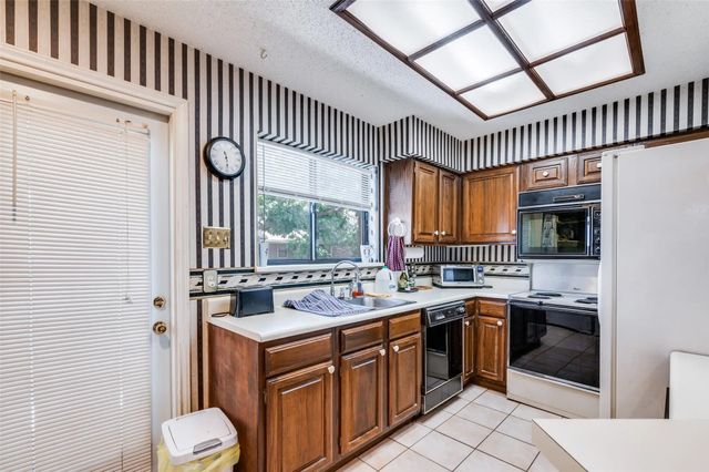 401 Pebble Way 237, Arlington, TX 76006