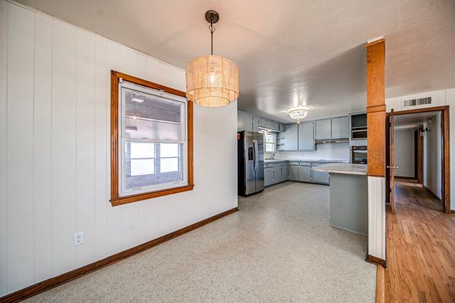 15187 N Pecan Ave, Gardendale, TX 79758