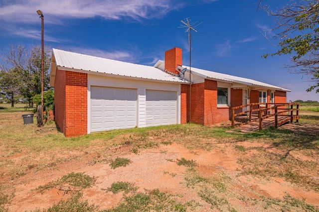 15187 N Pecan Ave, Gardendale, TX 79758