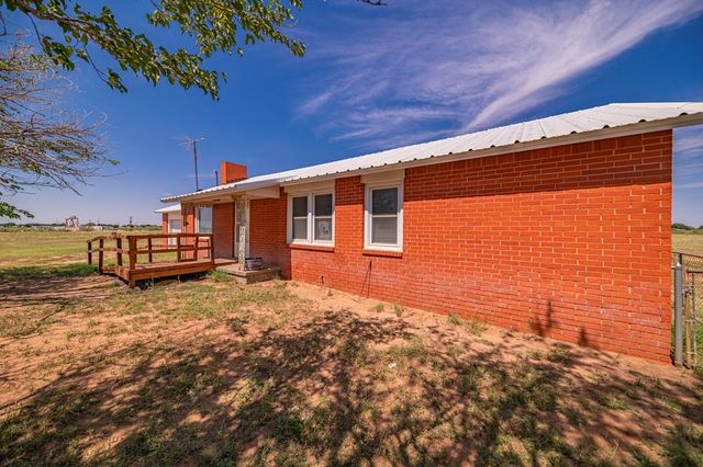 15187 N Pecan Ave, Gardendale, TX 79758