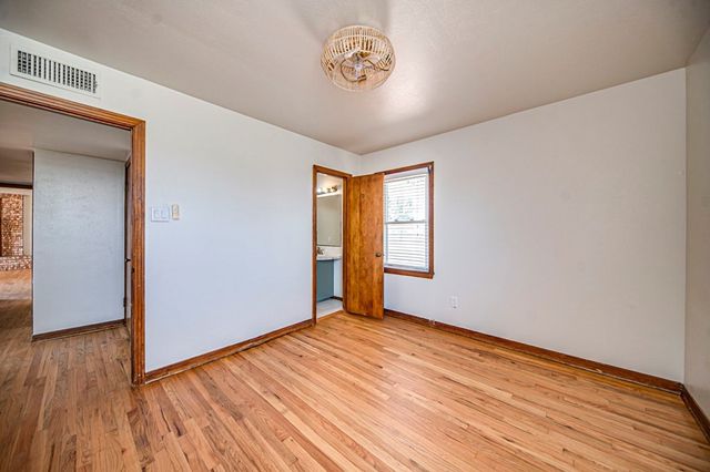 15187 N Pecan Ave, Gardendale, TX 79758