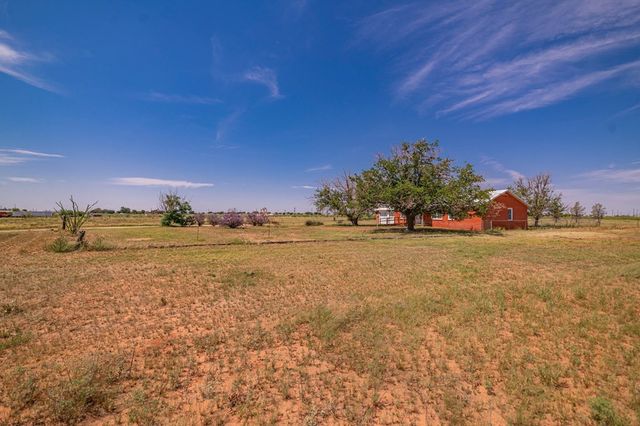 15187 N Pecan Ave, Gardendale, TX 79758