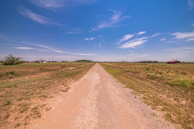 15187 N Pecan Ave, Gardendale, TX 79758