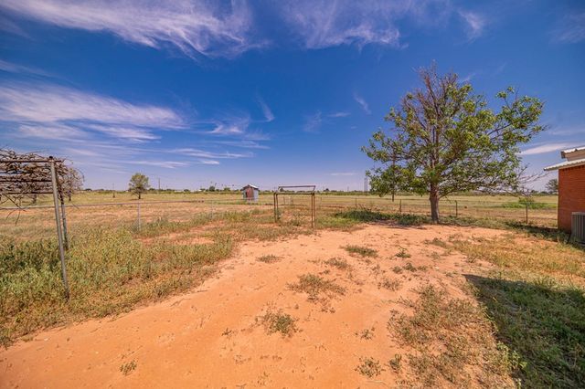 15187 N Pecan Ave, Gardendale, TX 79758