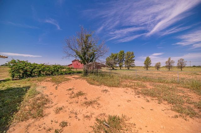 15187 N Pecan Ave, Gardendale, TX 79758