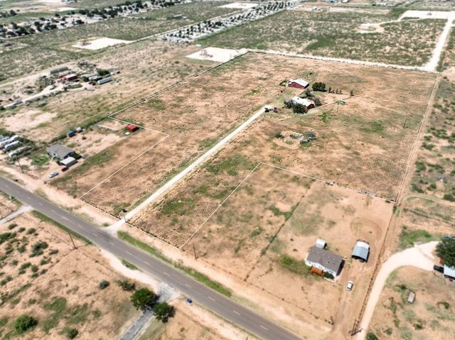 15187 N Pecan Ave, Gardendale, TX 79758