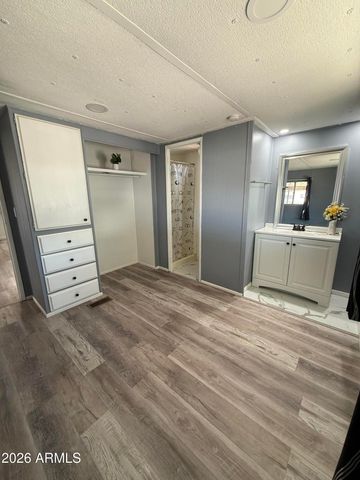 2650 W UNION HILLS Drive 323, Phoenix, AZ 85027