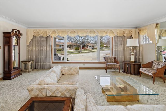 6024 N Kostner Avenue, Chicago, IL 60646