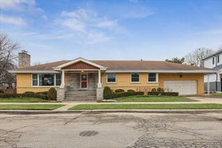 6024 N Kostner Avenue, Chicago, IL 60646