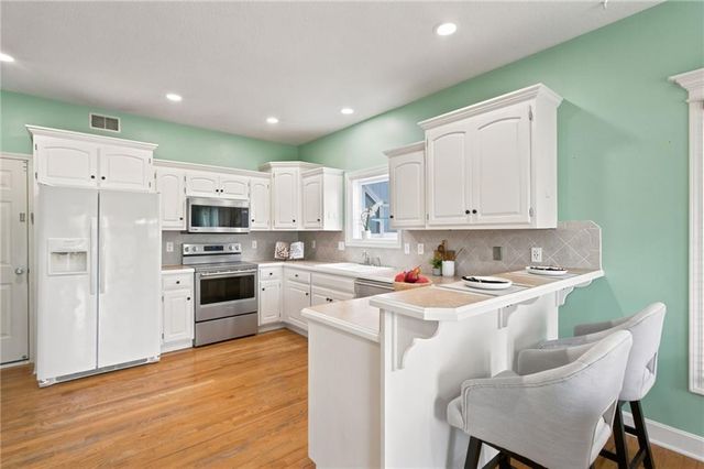 808 SW 33rd Street, Lee's Summit, MO 64082