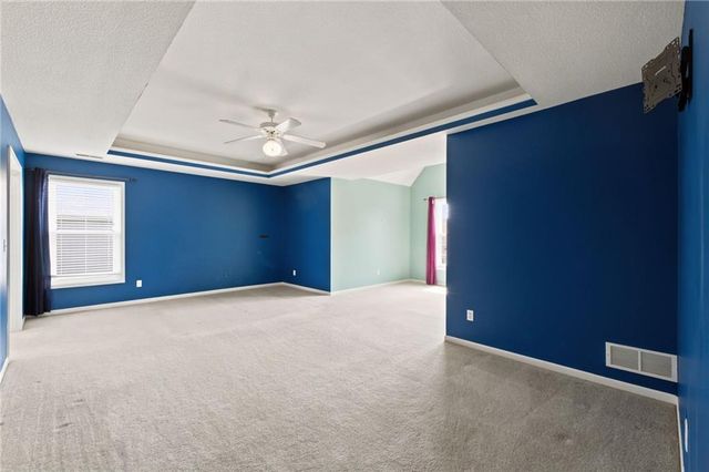 808 SW 33rd Street, Lee's Summit, MO 64082