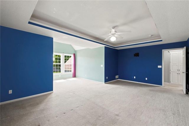 808 SW 33rd Street, Lee's Summit, MO 64082