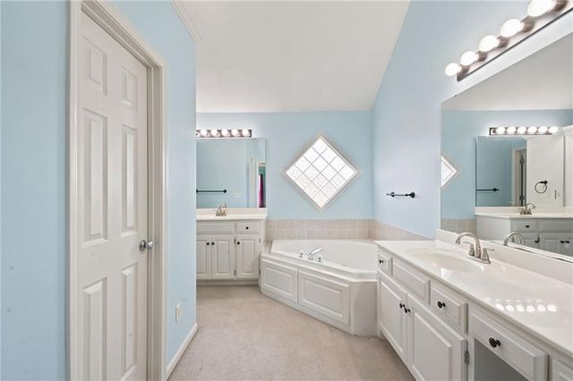 808 SW 33rd Street, Lee's Summit, MO 64082
