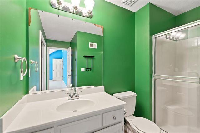 808 SW 33rd Street, Lee's Summit, MO 64082