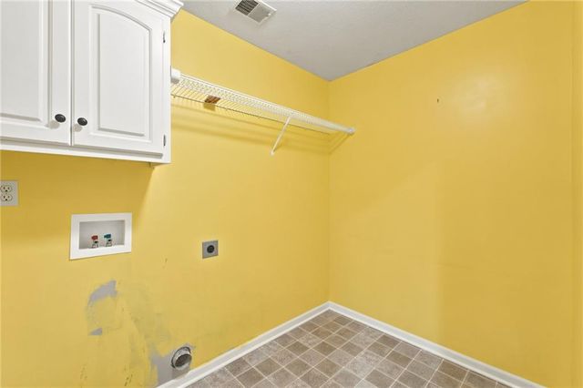 808 SW 33rd Street, Lee's Summit, MO 64082