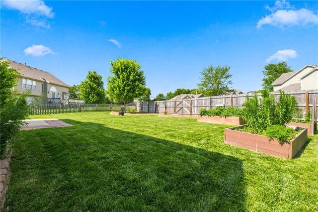 808 SW 33rd Street, Lee's Summit, MO 64082