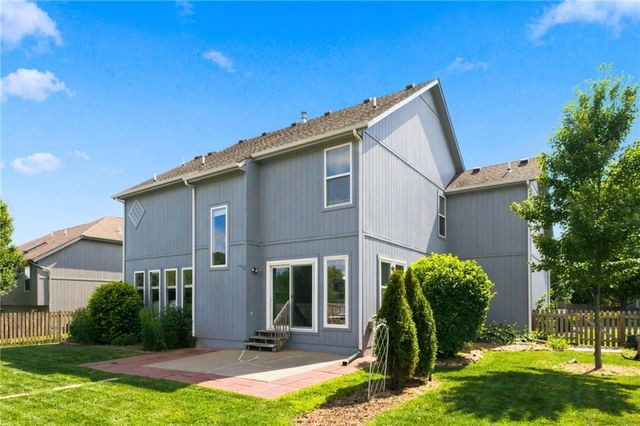 808 SW 33rd Street, Lee's Summit, MO 64082