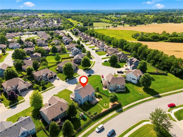 808 SW 33rd Street, Lee's Summit, MO 64082