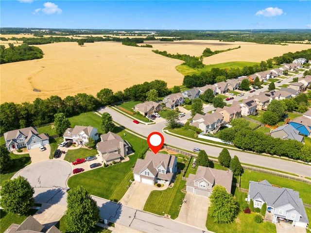 808 SW 33rd Street, Lee's Summit, MO 64082