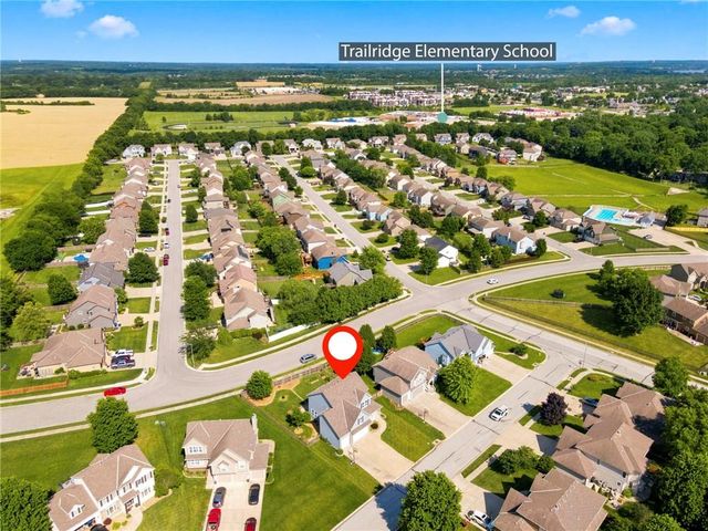808 SW 33rd Street, Lee's Summit, MO 64082