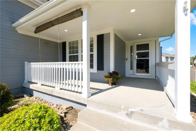 808 SW 33rd Street, Lee's Summit, MO 64082