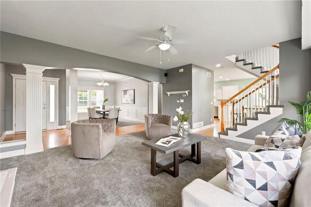 808 SW 33rd Street, Lee's Summit, MO 64082