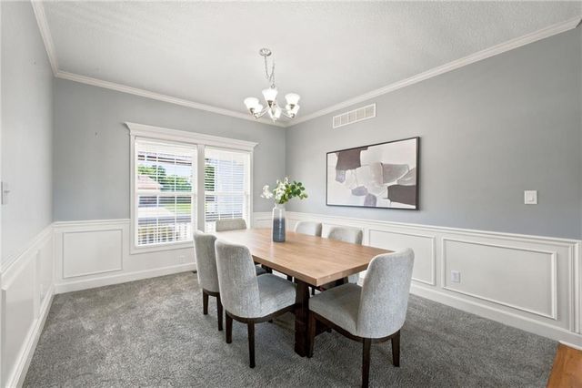 808 SW 33rd Street, Lee's Summit, MO 64082