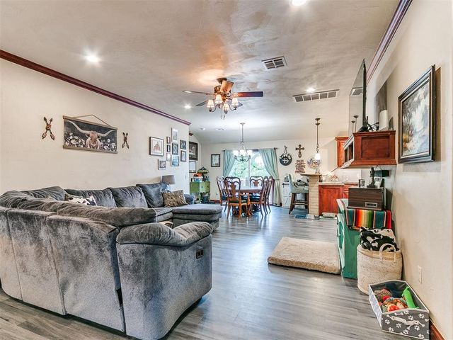 12317 S Choctaw Road, Newalla, OK 74857