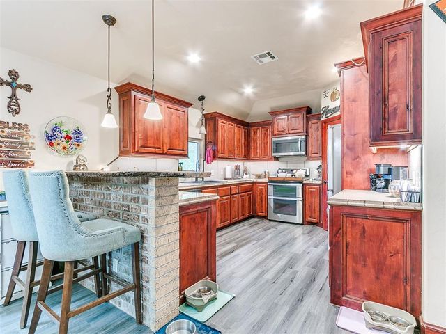 12317 S Choctaw Road, Newalla, OK 74857