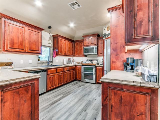12317 S Choctaw Road, Newalla, OK 74857